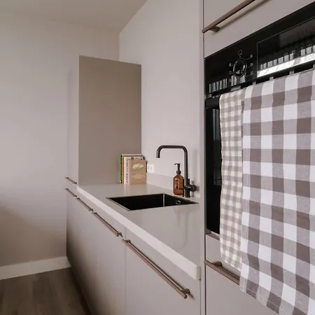 2br Rooftop Terrace In Centre *